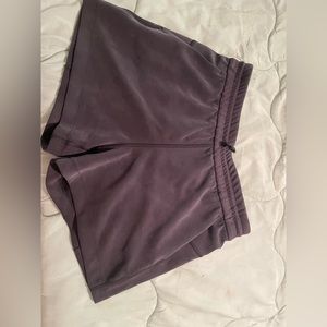 Lululemon Softstreme Short Size 6 BLK